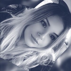 Meet your Posher, Gabriela